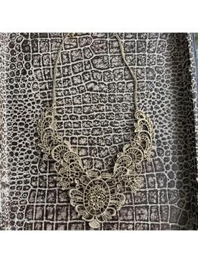 VINTAGE Y2K STATEMENT NECKLACE